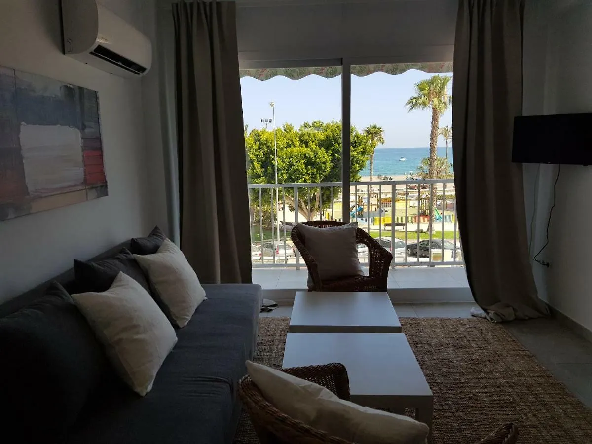 Apartment Deluxe In Beachfront Torre Del Mar